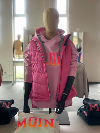Bild einer Schaufensterpuppe aus dem Outlet von salzhaut in Egestorf