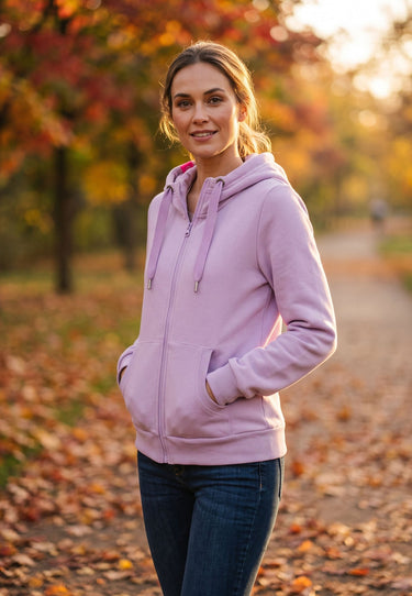 salzhaut - SÖÖTE JACKE Damen Sweatjacke Leicht tailliert - adenauer & co - Anker - Basic - 1 - #farbe_Flieder