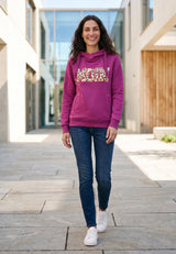 salzhaut - SÜNN - MOIN Leo Damen Hoodie Tailliert - adenauer & co - Anker - Basic - 1 - #farbe_Plum-Yellow