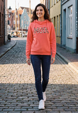 salzhaut - SÜNN - MOIN Leo Damen Hoodie Tailliert - adenauer & co - Anker - Basic - 25 - #farbe_Fiery Coral-Pink